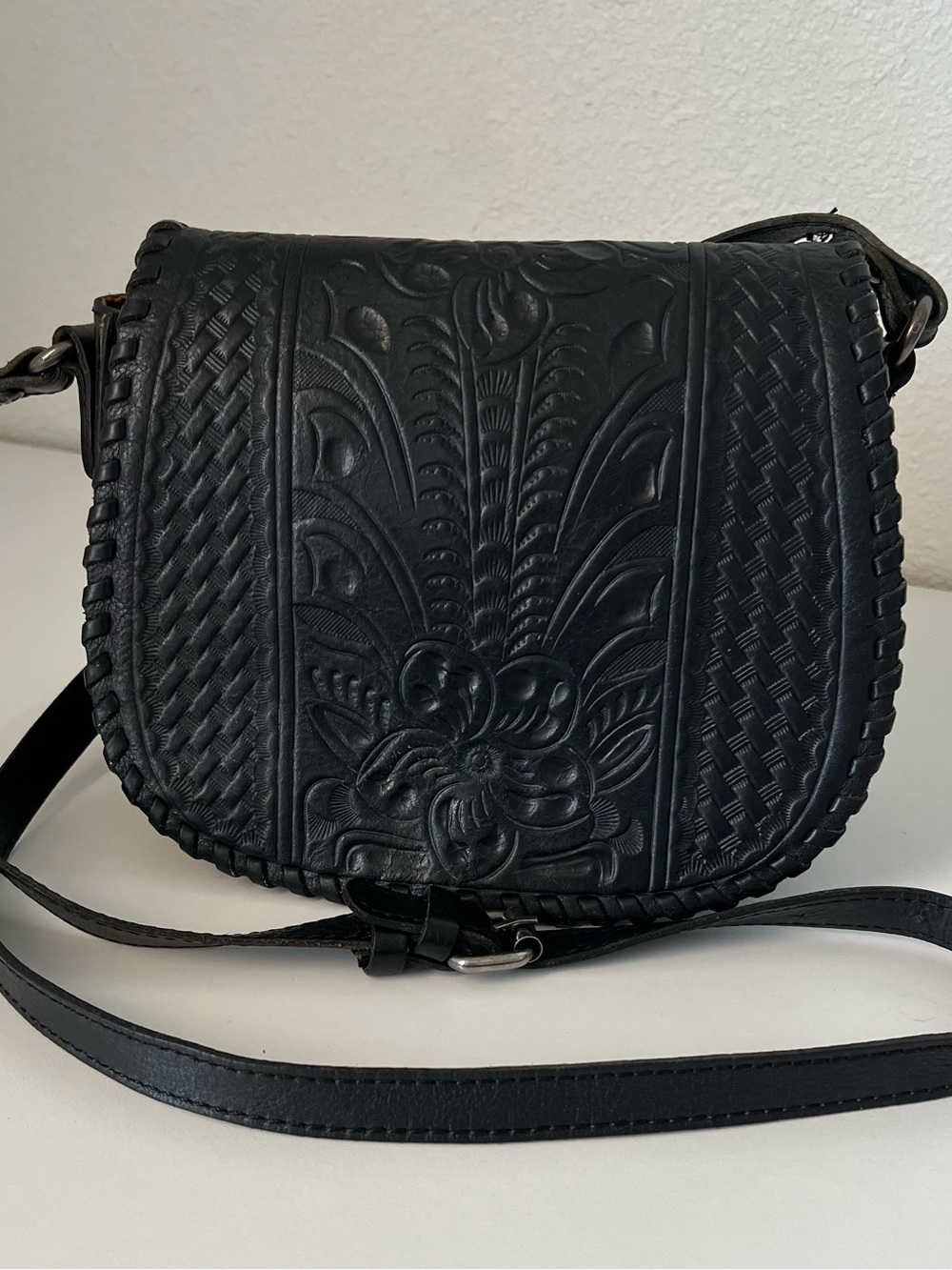 PATRICIA NASH-Black Tooled Leather Saddle Bag Crossbody